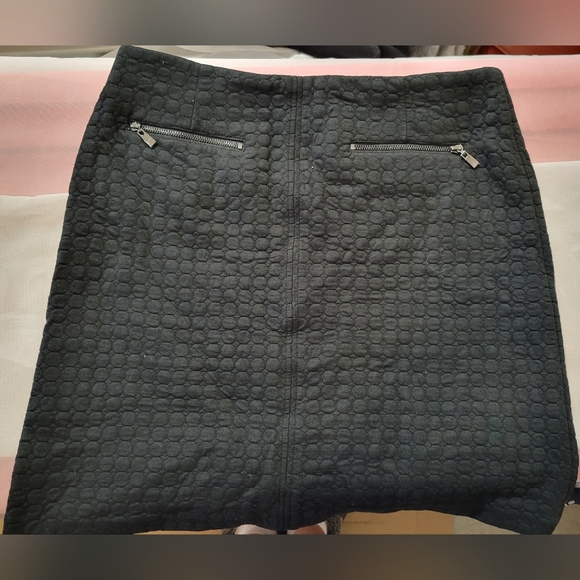 Laundry by Shelli Segal - Picture 1 of 3